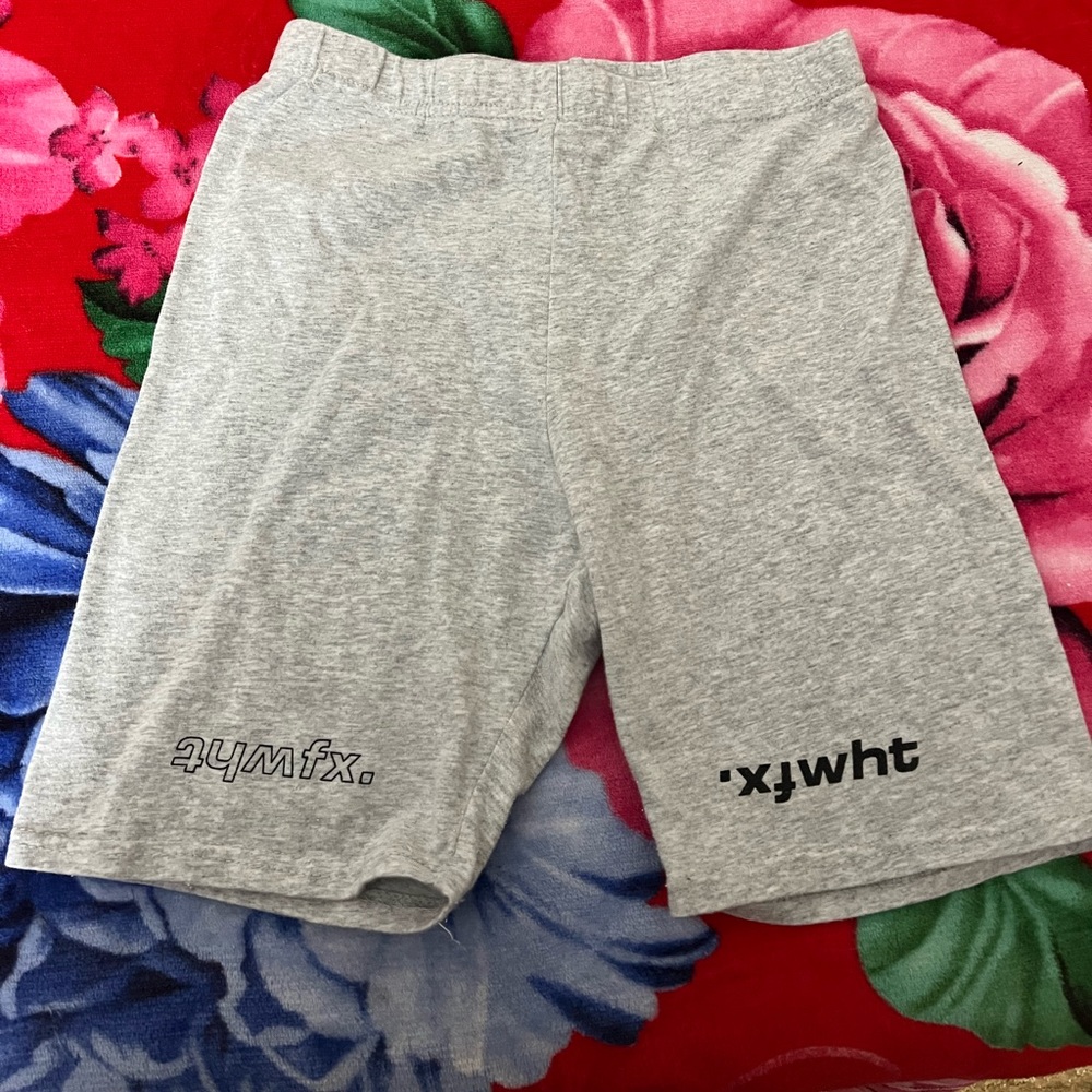 White Fox: Real Games Bike Shorts Grey Marle
Size:S
new without tags!